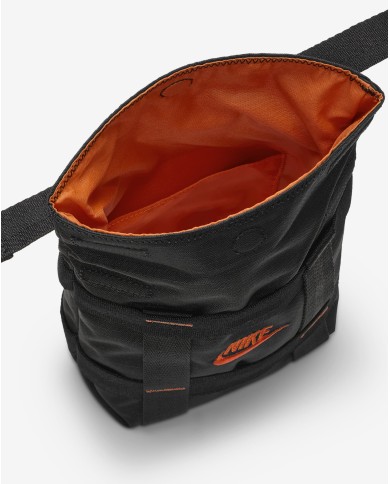 BORSELLO CARGO A TRACOLLA NIKE Sportswear HF8106-010 BORSELLO CARGO A TRACOLLA NIKE Sportswear HF8106-010
