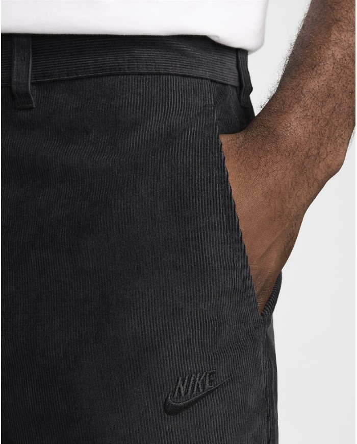 Pantaloni chino in velluto a coste da uomo Nike Club FZ0786-010 Pantaloni chino in velluto a coste da uomo Nike Club FZ0786-010