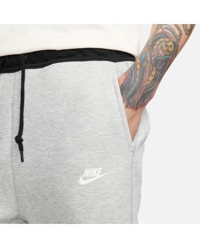 Pantalone Tuta Nike Tech Fleece FB8002-064 Pantalone Tuta Nike Tech Fleece FB8002-064