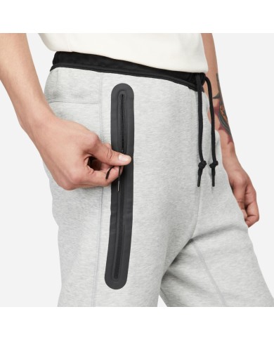 Pantalone Tuta Nike Tech Fleece FB8002-064 Pantalone Tuta Nike Tech Fleece FB8002-064