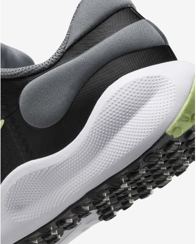 SCARPA DA RUNNING BAMBINO/RAGAZZO  NIKE REVOLUTION 7  FB7689-006 SCARPA DA RUNNING BAMBINO/RAGAZZO  NIKE REVOLUTION 7  FB7689-006