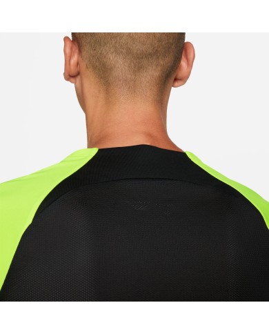 T-SHIRT NIKE ACADEMY PRO DH9225-010 T-SHIRT NIKE ACADEMY PRO DH9225-010