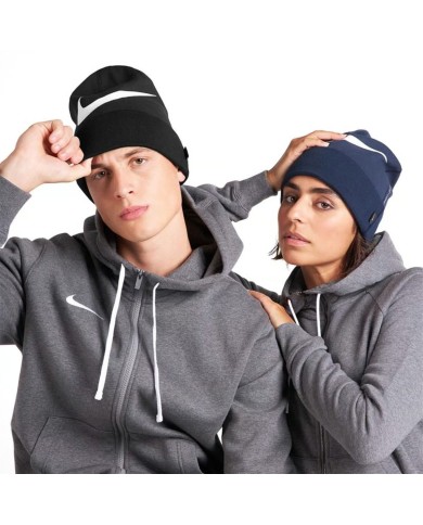 BERRETTO BEANIE NIKE TEAM AV9751-010 BERRETTO BEANIE NIKE TEAM AV9751-010
