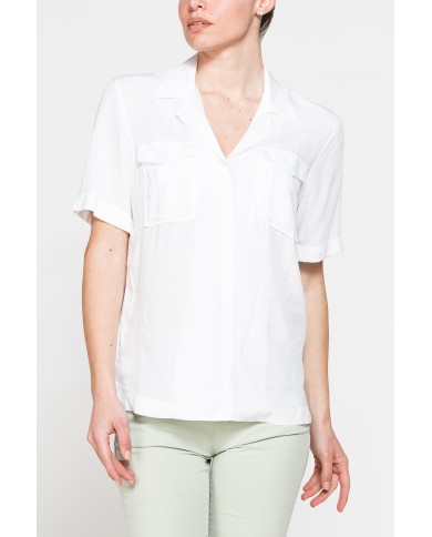CAMICIA A MANICHE CORTE CON TASCHE FRONTALI IN PURA VISCOSA CAMICIA A MANICHE CORTE CON TASCHE FRONTALI IN PURA VISCOSA