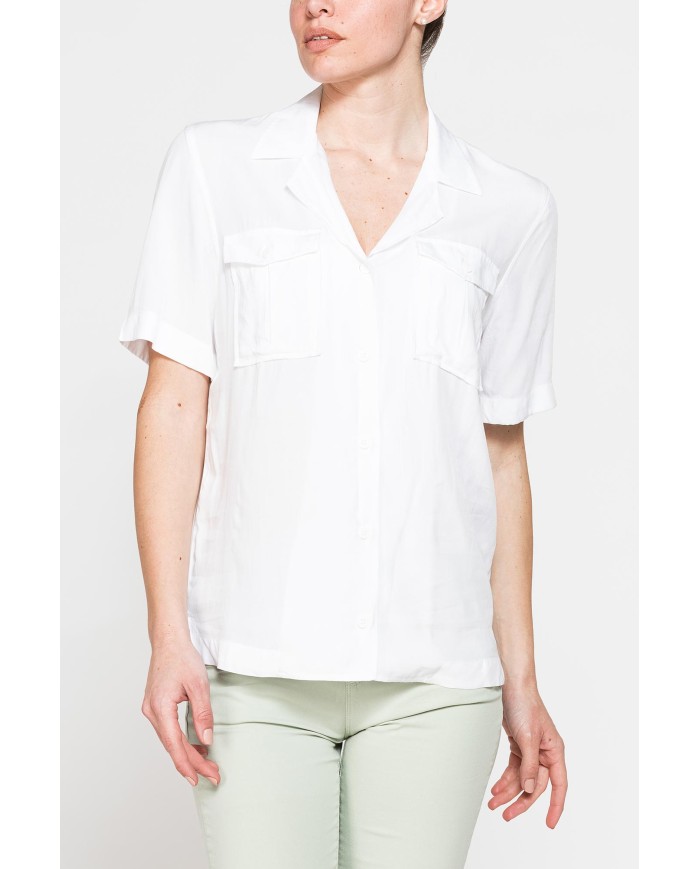 CAMICIA A MANICHE CORTE CON TASCHE FRONTALI IN PURA VISCOSA