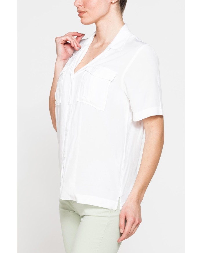 CAMICIA A MANICHE CORTE CON TASCHE FRONTALI IN PURA VISCOSA