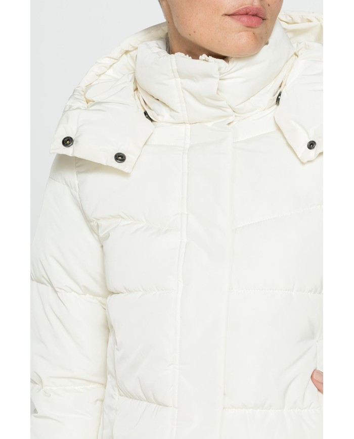 GIUBBINO CORTO CON CAPPUCCIO IN TESSUTO OPACO