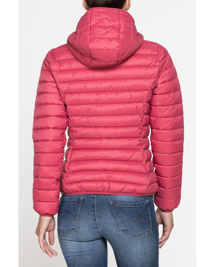 GIUBBOTTO RESISTENTE ALLA PIOGGIA CON IMBOTTITURA ULTRA LEGGERA. Vestibilità regolare.