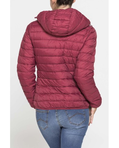 GIUBBOTTO RESISTENTE ALLA PIOGGIA CON IMBOTTITURA ULTRA LEGGERA. Vestibilità regolare. GIUBBOTTO RESISTENTE ALLA PIOGGIA CON IMBOTTITURA ULTRA LEGGERA. Vestibilità regolare.
