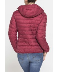 GIUBBOTTO RESISTENTE ALLA PIOGGIA CON IMBOTTITURA ULTRA LEGGERA. Vestibilità regolare.