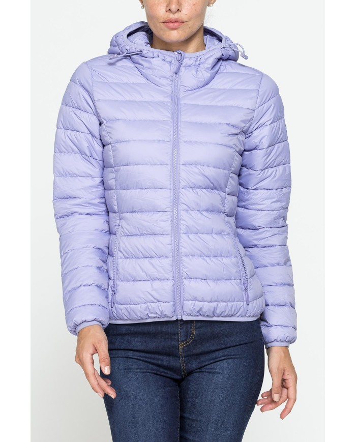 GIUBBOTTO RESISTENTE ALLA PIOGGIA CON IMBOTTITURA ULTRA LEGGERA. Vestibilità regolare.