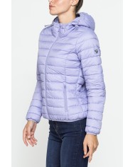 GIUBBOTTO RESISTENTE ALLA PIOGGIA CON IMBOTTITURA ULTRA LEGGERA. Vestibilità regolare.