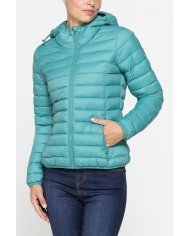 GIUBBOTTO RESISTENTE ALLA PIOGGIA CON IMBOTTITURA ULTRA LEGGERA. Vestibilità regolare.