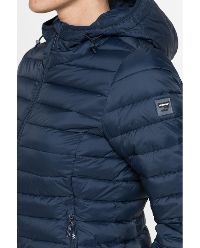 GIUBBOTTO RESISTENTE ALLA PIOGGIA CON IMBOTTITURA ULTRA LEGGERA. Vestibilità regolare.