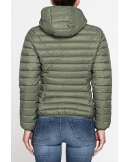 GIUBBOTTO RESISTENTE ALLA PIOGGIA CON IMBOTTITURA ULTRA LEGGERA. Vestibilità regolare.