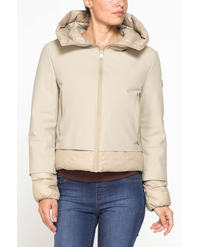 GIUBBINO CORTO CON CAPPUCCIO IN DOPPIO TESSUTO