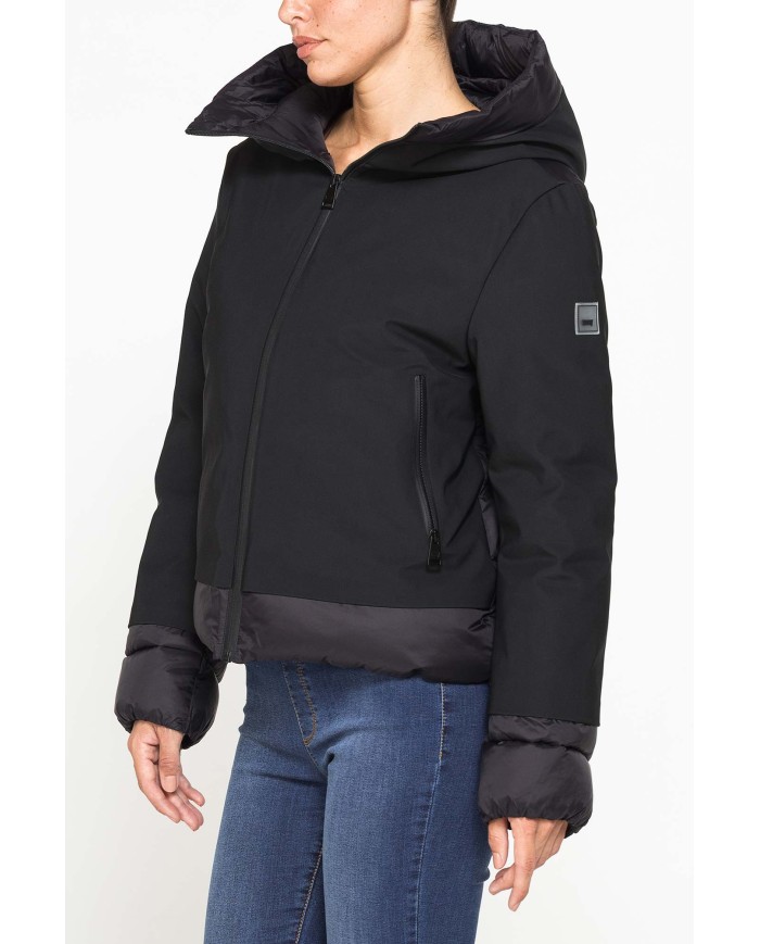 GIUBBINO CORTO CON CAPPUCCIO IN DOPPIO TESSUTO