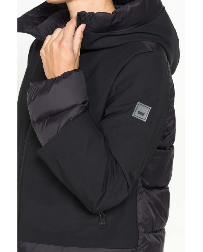 GIUBBINO CORTO CON CAPPUCCIO IN DOPPIO TESSUTO