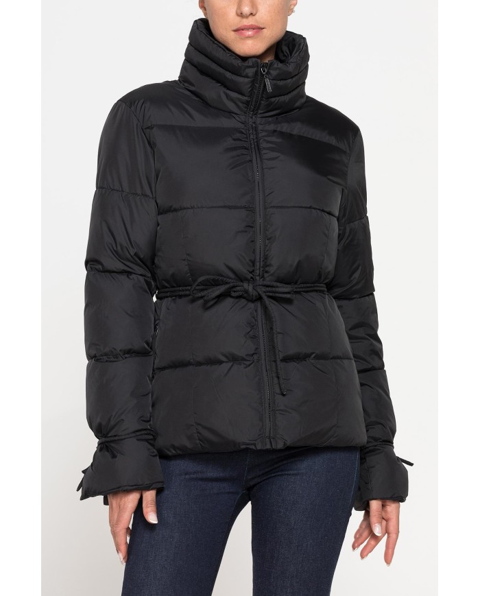 PIUMINO CORTO CON LACCI