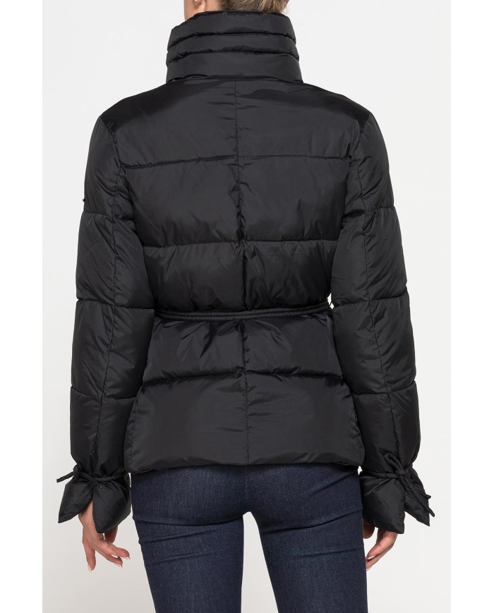 PIUMINO CORTO CON LACCI