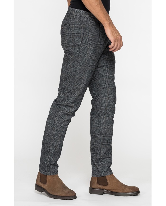 PANTALONE CHINO SLIM FIT IN TESSUTO A NAVETTA
