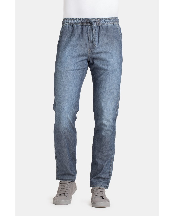 JOGGER JEANS MOD. 629 IN DENIM LEGGERO 7 oz. Vita con elastico e colulisse.