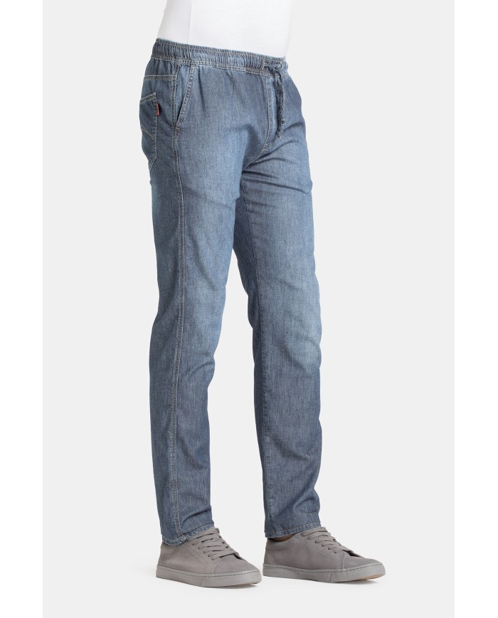JOGGER JEANS MOD. 629 IN DENIM LEGGERO 7 oz. Vita con elastico e colulisse.