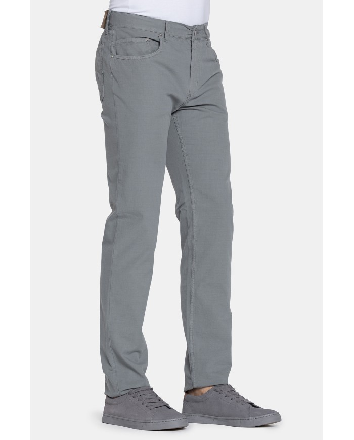 PANTALONE 5TASCHE MOD.700 IN TELA FIAMMATA. Vita regolare con zip gamba comoda.