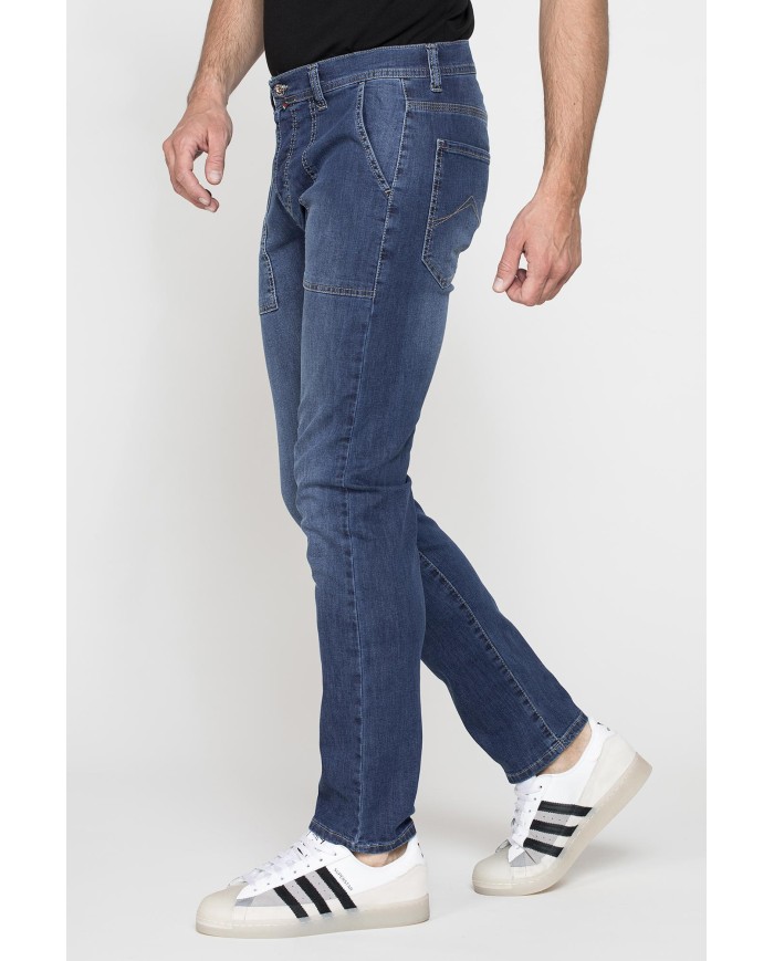 JEANS UOMO 5 TASCHE MOD. 710 IN DENIM ELASTICIZZATO 9 oz. Vita regolare con bottoni, gamba comoda.