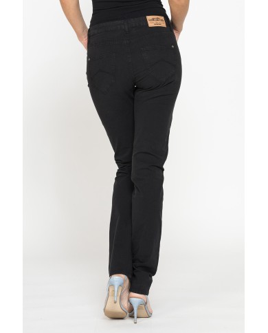 PANTALONE COLORATO IN TELA STRETCH.