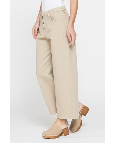 PANTALONE CULOTTE IN BULL DENIM STRETCH. PANTALONE CULOTTE IN BULL DENIM STRETCH.