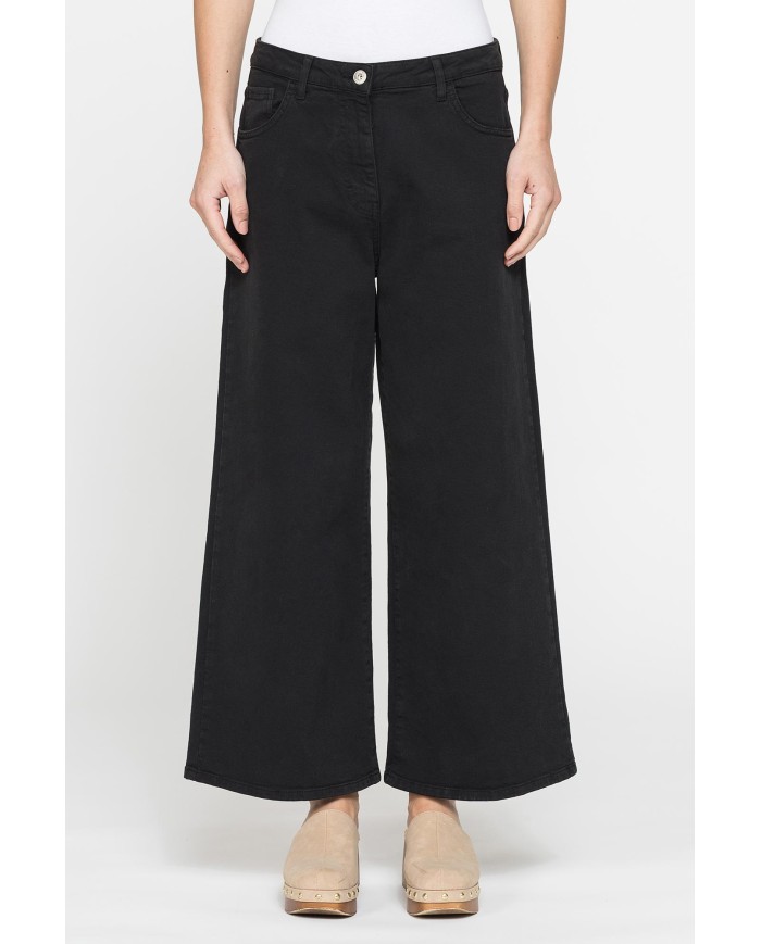 PANTALONE CULOTTE IN BULL DENIM STRETCH.