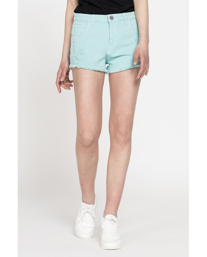 SHORT STRETCH, MODELLO 757. Vita regolare e gamba regolare.