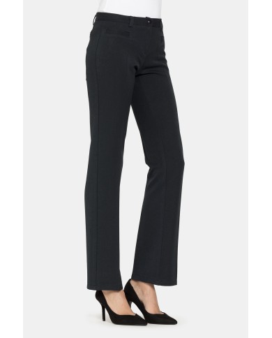 PANTALONI IN MISTO VISCOSA. Vita bassa e gamba regolare. PANTALONI IN MISTO VISCOSA. Vita bassa e gamba regolare.