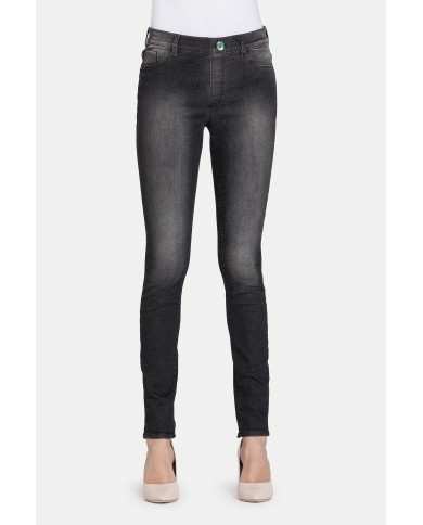 LEGG-JEANS DONNA CON TRATTAMENTO ALL'ALOE. Vita regolare e gamba stretta. LEGG-JEANS DONNA CON TRATTAMENTO ALL'ALOE. Vita regolare e gamba stretta.