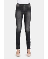 LEGG-JEANS DONNA CON TRATTAMENTO ALL'ALOE. Vita regolare e gamba stretta.