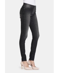 LEGG-JEANS DONNA CON TRATTAMENTO ALL'ALOE. Vita regolare e gamba stretta.