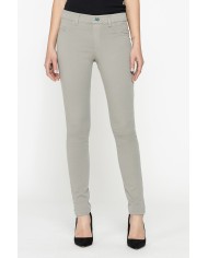 LEGG-JEANS DONNA PUSH-UP STRETCH CON TRATTAMENTO ALL'ALOE. Vita regolare e gamba stretta.