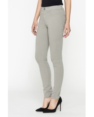 LEGG-JEANS DONNA PUSH-UP STRETCH CON TRATTAMENTO ALL'ALOE. Vita regolare e gamba stretta.