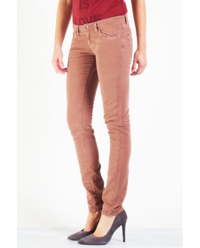 GABARDINA STRETCH. Vita bassa e gamba stretta.