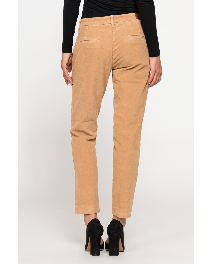 PANTALONE CHINOS IN VELLUTO STRETCH PANTALONE CHINOS IN VELLUTO STRETCH