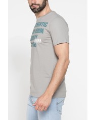 T-SHIRT GIROCOLLO DA UOMO CON STAMPE GRAFICHE T-SHIRT GIROCOLLO DA UOMO CON STAMPE GRAFICHE