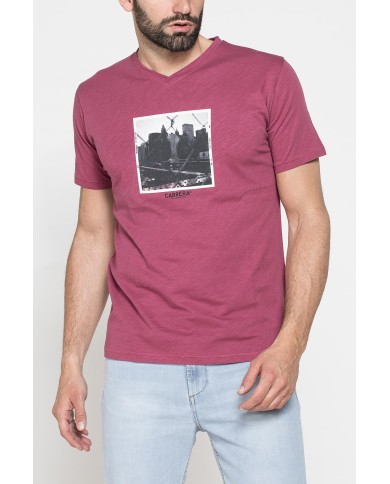 T-SHIRT SCOLLO A V CORTO, CON STAMPA. IN  JERSEY   FIAMMATO DI COTONE