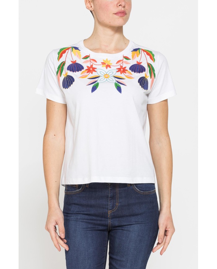 T-SHIRT CON APPLICAZIONI COMFORT FIT