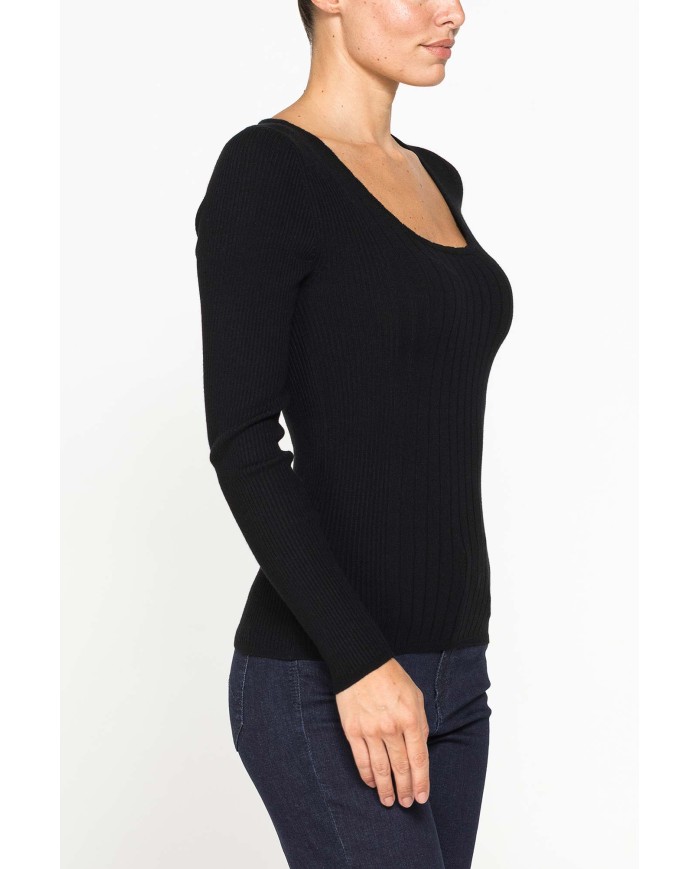 MAGLIA IN COSTINA IRREGOLARE CON SCOLLO QUADRATO