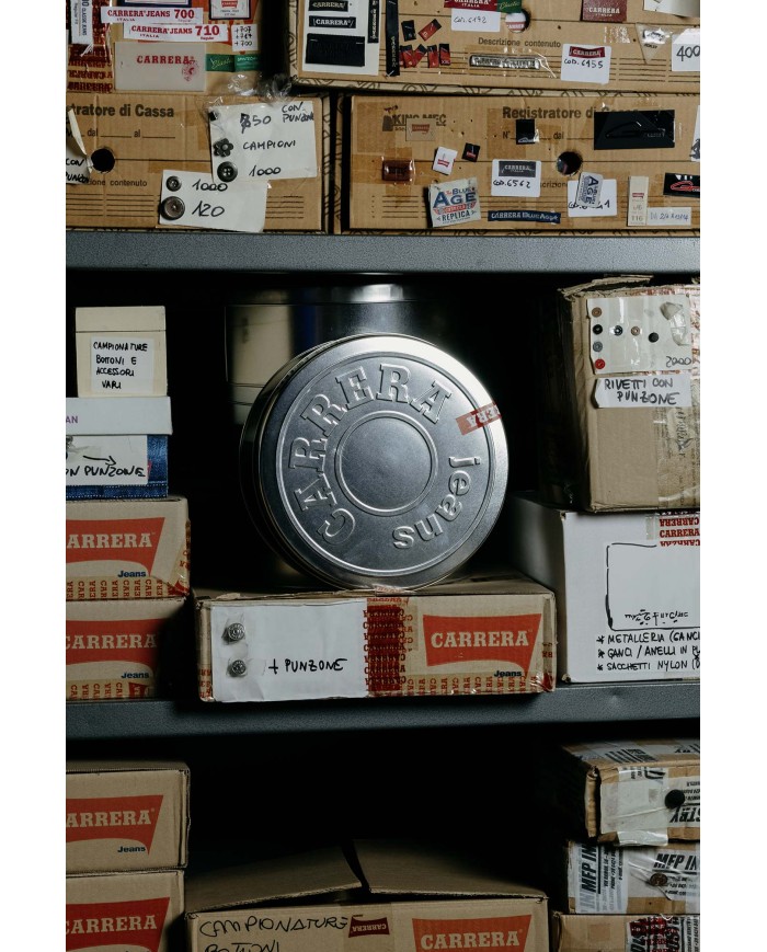 JEANS MOD. 700 CON BUTTON BOX ED. LIMITATA NUMERATA