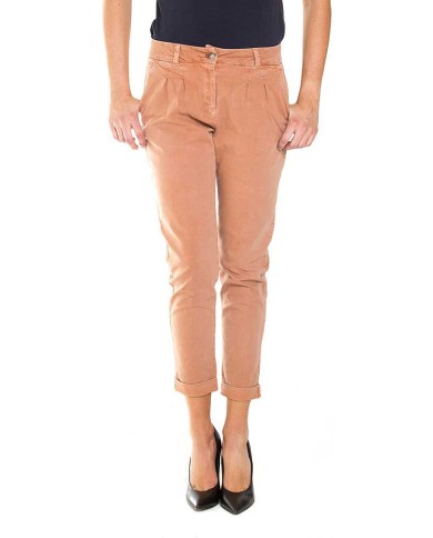 PANTALONE CHINOS IN GABARDINA STRETCH. MOD. T765. Vita regolare e gamba comoda.