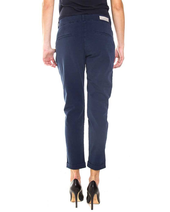 PANTALONE CHINOS IN GABARDINA STRETCH. MOD. T765. Vita regolare e gamba comoda.