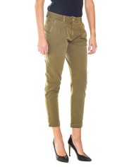 PANTALONE CHINOS IN GABARDINA STRETCH. MOD. T765. Vita regolare e gamba comoda.