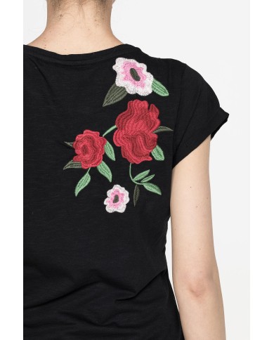 T-SHIRT GIROCOLLO MANICA CORTA CON RICAMO IN TESSUTO SLUB JERSEY T-SHIRT GIROCOLLO MANICA CORTA CON RICAMO IN TESSUTO SLUB JERSEY
